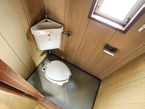 窓のあるトイレです。